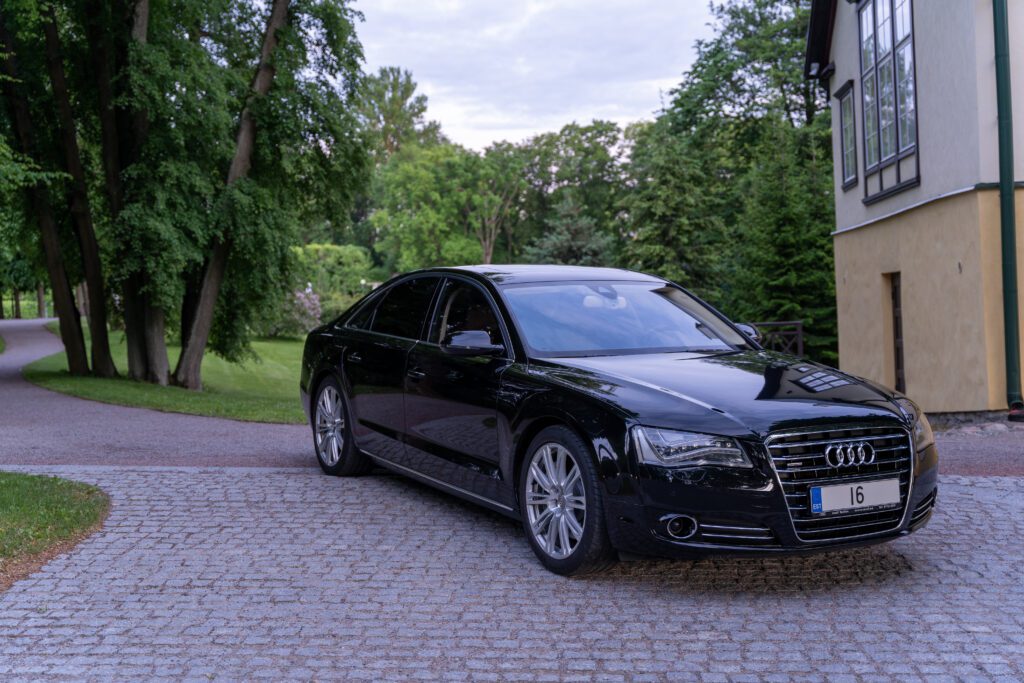 Audi A8 eest parem Pulmaauto rent teenuse auto